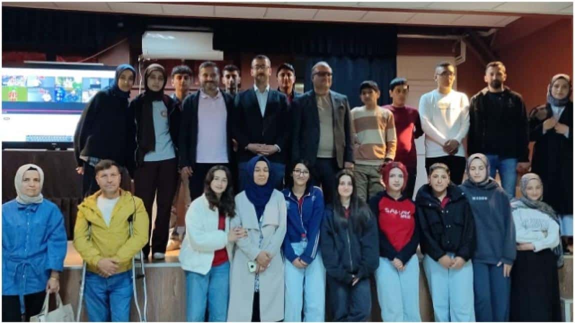 Engelli bireylerin yaşadığı zorluklar gençlere anlatıldı
