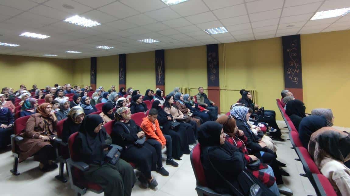 OKULUMUZDA OKUL AİLE BİRLİĞİ TOPLANTISI YAPILDI